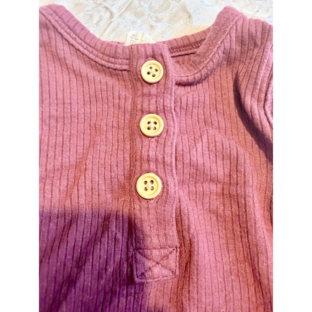 Kate Quinn Baby Ribbed Henley Sleeveless Bodysuit Plum Burgundy 0-3 Months - Picture 2 of 3